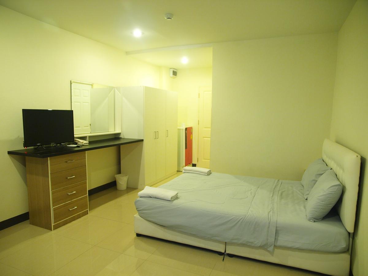 Bb Grand Residence Pattaya Bagian luar foto