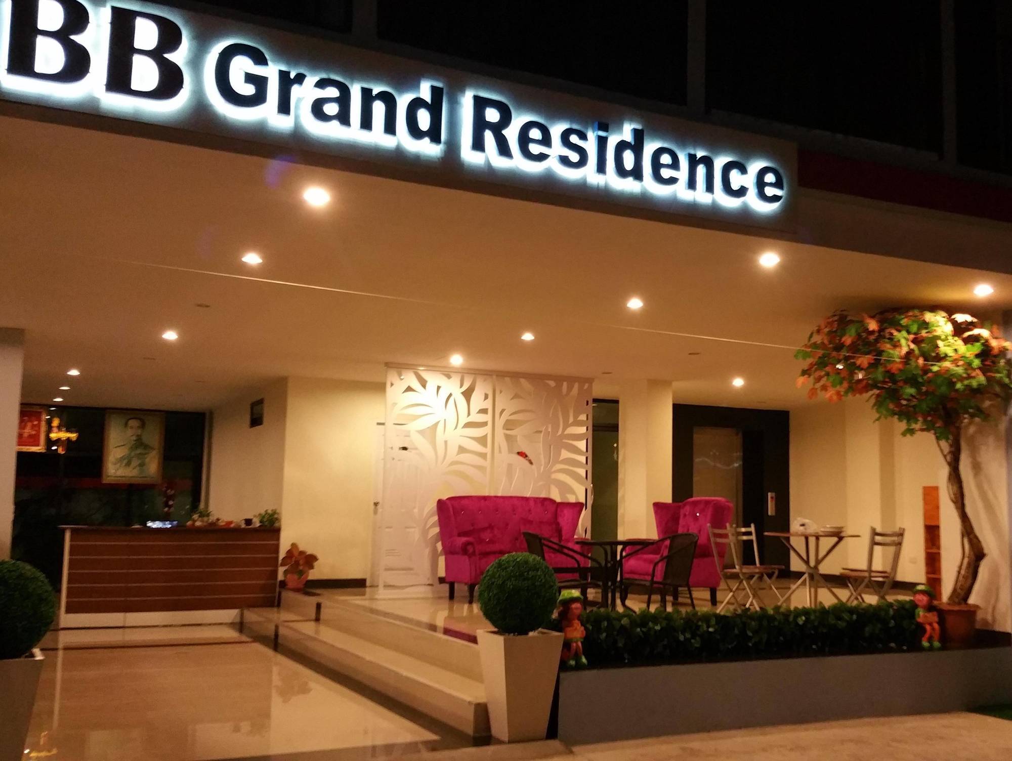 Bb Grand Residence Pattaya Bagian luar foto